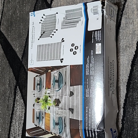 COORDINATED DINING SET BLACK & WHITE 1-RUNNER 4- RINGS 4- PLACEMATS 4- NAPKINS - Picture 7 of 11